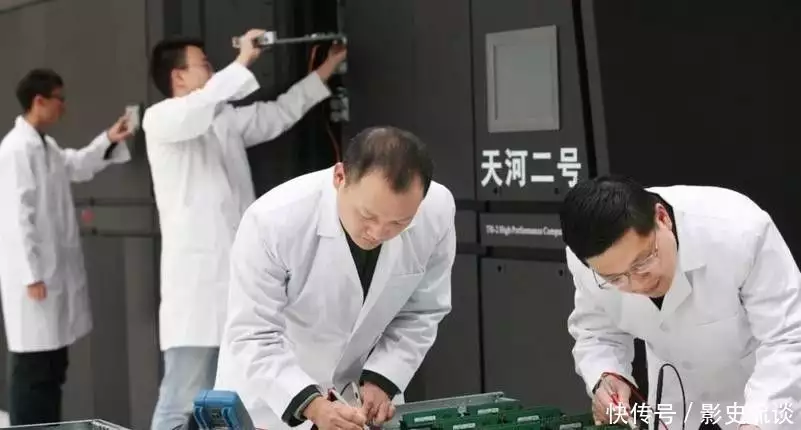 國(guó)防科技大學(xué)錄取分?jǐn)?shù)線2025_河南考生高宇 國(guó)防科技大學(xué) 戴眼鏡 考生寒門(mén)出貴子 高考勵(lì)志故事 國(guó)防科大計(jì)算機(jī)學(xué)院 天河拔尖班 軍校招生要求 質(zhì)疑高宇體檢