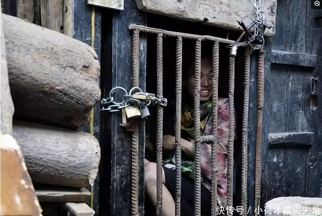 意外辍学后，山东17岁少女患上“怪病”，母亲含泪将她锁到木笼中宫女犯事能砍头，但身体有一个地方不能碰，就连当今皇后都没权利