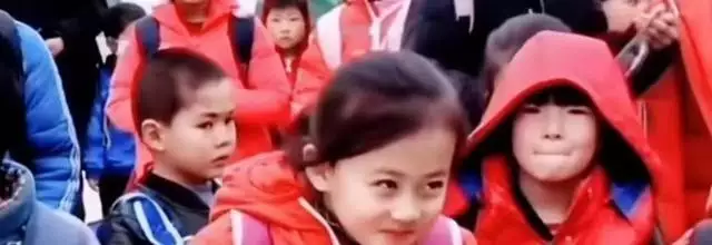 三年前,宁夏7岁小女孩一笑成名,后拒百万签约,如今怎么样了?成都军区司令梁兴初,67年视察时遇到地痞挑衅:你们开不出这条街 三年前,宁夏7岁小女孩一笑成名,后拒百万签约,如今怎么样了?成都军区司令梁兴初,67年视察时遇到地痞挑衅:你们开不出这条街