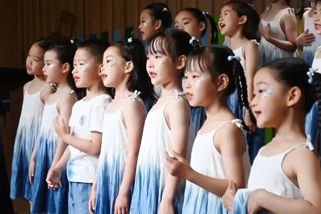 学前教育法实施艺术教育理念_北京海淀幼儿园招生_北京市海淀区富力桃园幼儿园童画宣言艺术展