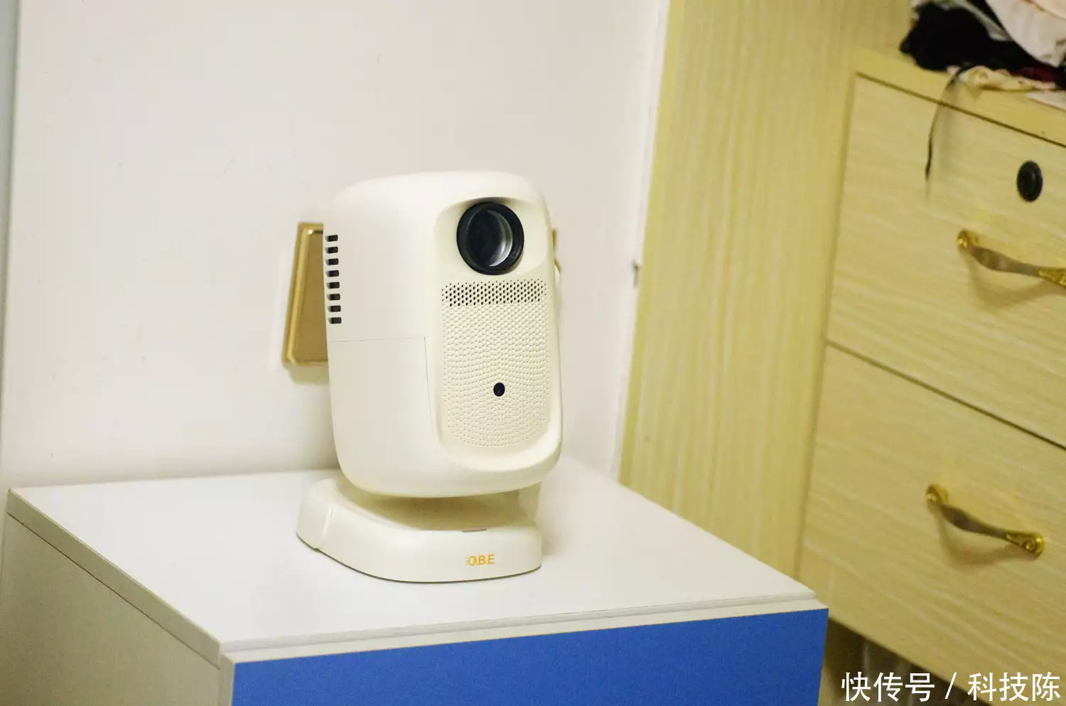 投影仪亮度260CVIA_iphone有线投影到电脑_大眼橙C2 Air高亮版评测