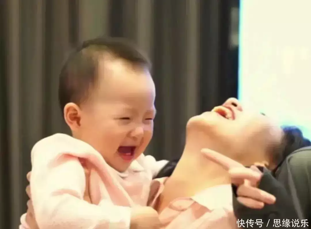 王思聪疑似女儿接广告赚11万,赚钱能力令人惊叹! 王思聪疑似女儿接广告赚11万,赚钱能力令人惊叹!