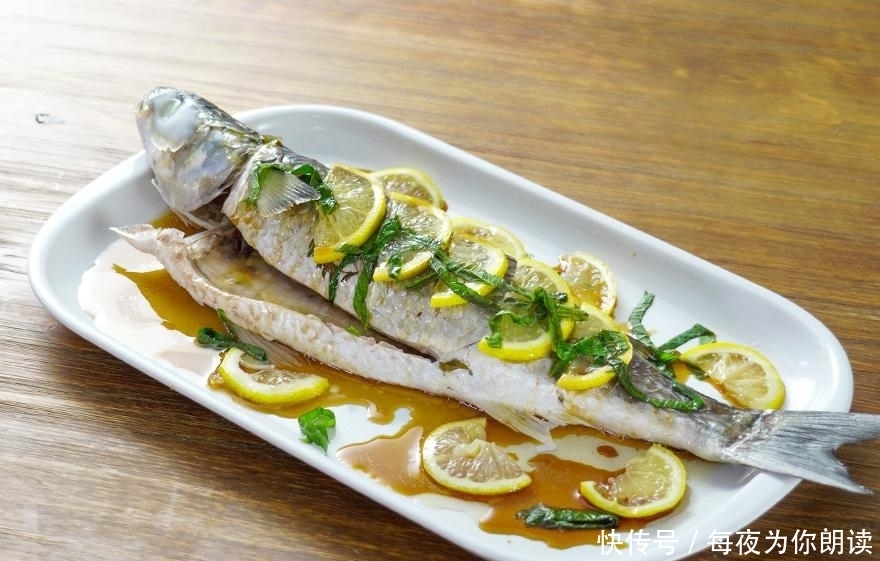 2021我家的年夜饭,一共4道菜,简单美味,全家都喜欢