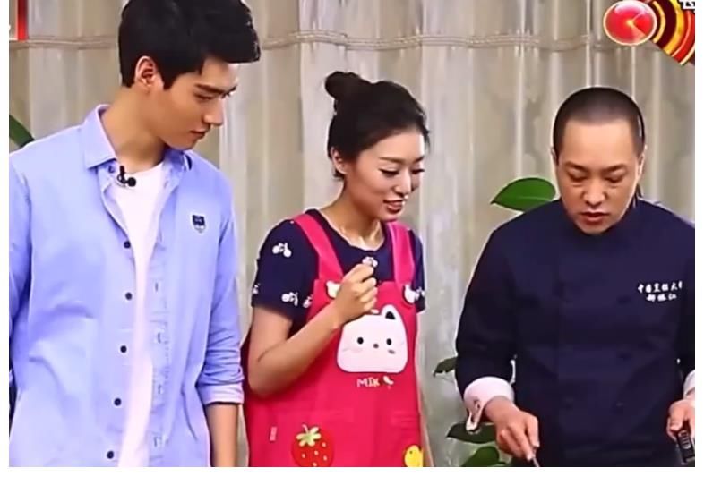 龚俊|网友扒出龚俊早年做菜视频,脸带婴儿肥好青涩,头发浓密羡煞网友