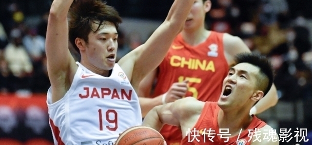 日本|男篮大胜日本崛起了4人,郭艾伦重回第一控卫,杜锋不能没有周琦