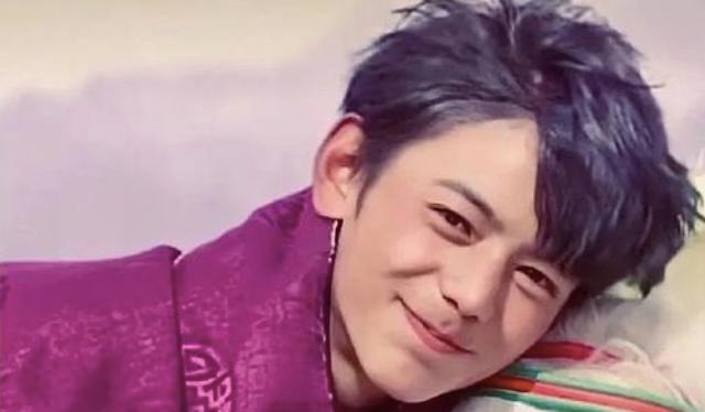 丁真所在國企拒絕他參加選秀和綜藝，他的爆紅是偶像文化的反噬