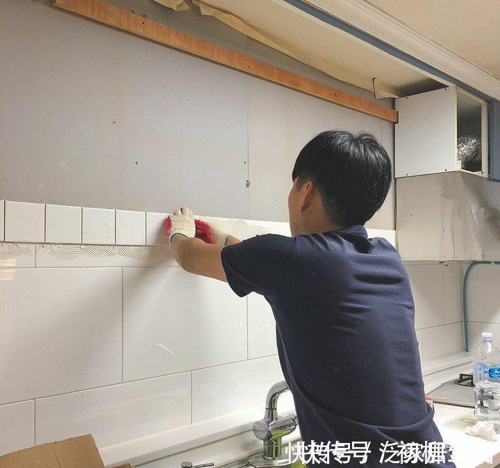 厨房学韩国人，灶台加高10公分，瞬间把台面调料收得一干二净！