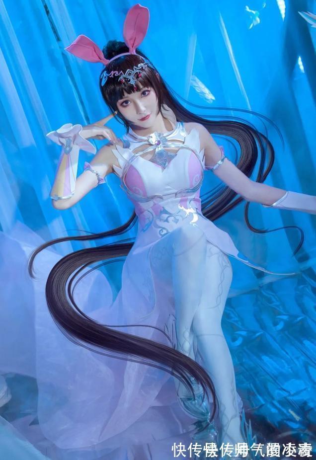 小姐姐|《斗罗》美女COS小舞,颜值超标,身材傲人,粉丝:心动的感觉