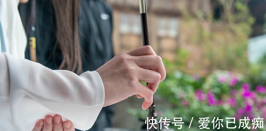 干宝|小妈给老爹陪葬，十年后开坟，人还活着，小伙因此写出千古名著！