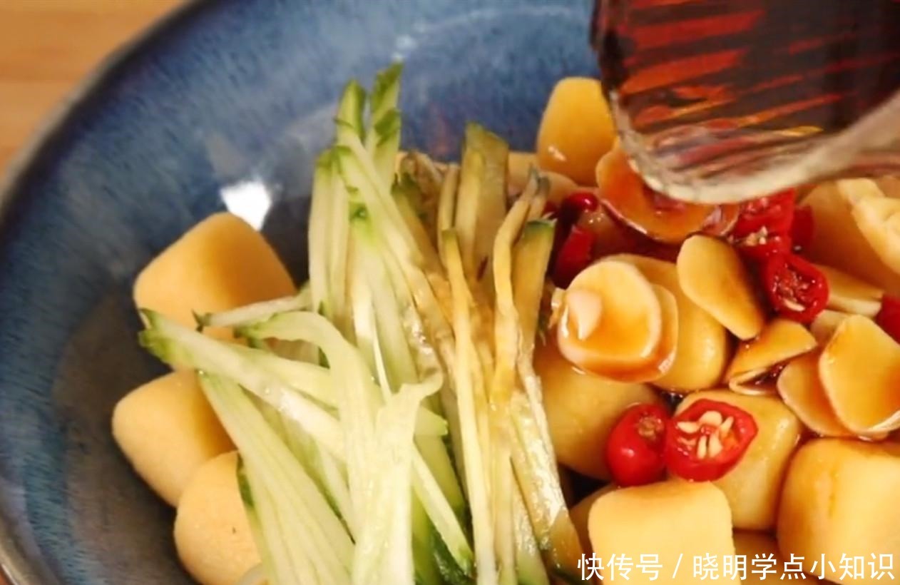 疙瘩|玉米面这样做,清爽劲道,越嚼越香,一定要给家人做的开胃美食