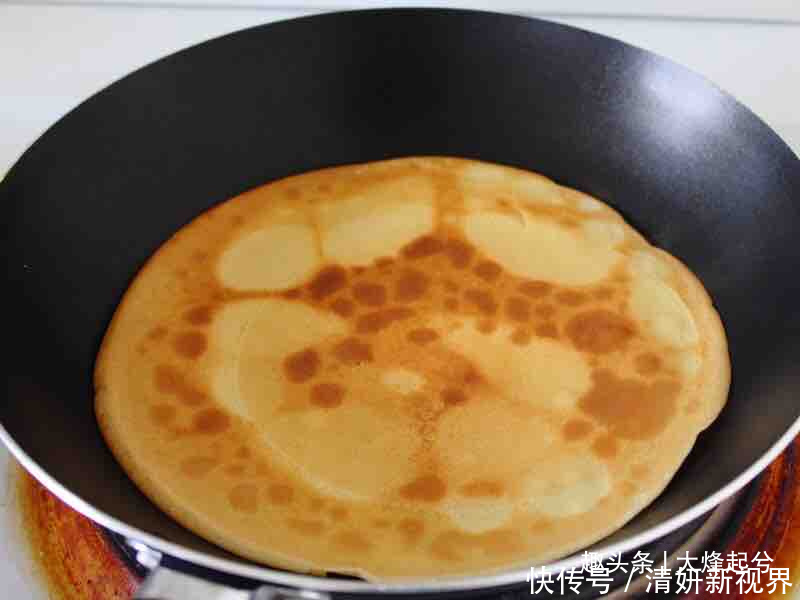 自制|在家自制挪威薄煎饼,香味扑鼻,简单又好吃,大家可以试试