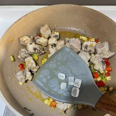 面条|学会这道排骨土豆豆角焖面,吃饭时间不用愁