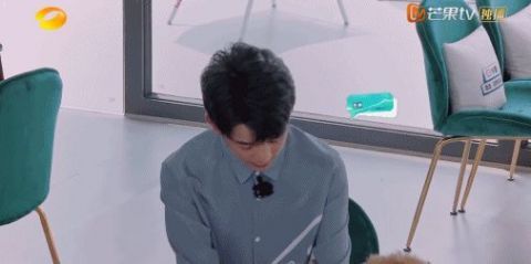 蘇有朋|中餐廳把黃曉明請來又不開撕，芒果臺轉(zhuǎn)性了？我看沒那么簡單