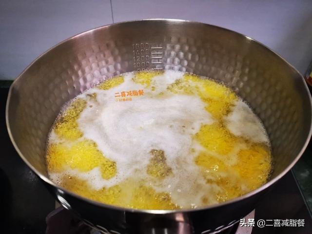 食谱|7种食材,1000毫升,4碗,热量仅320大卡,营养减脂餐这样搭配