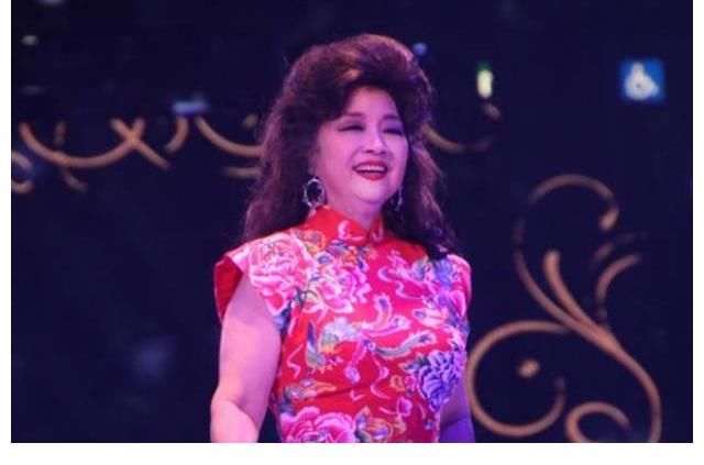 唱片|徐小凤：与邓丽君齐名，刚出道一天连续转13次场，月薪仅六百元