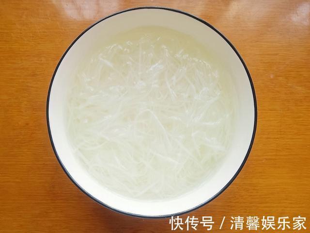 馅饼学会此做法,皮薄不露馅,香脆又可口,做法不难,快来试试