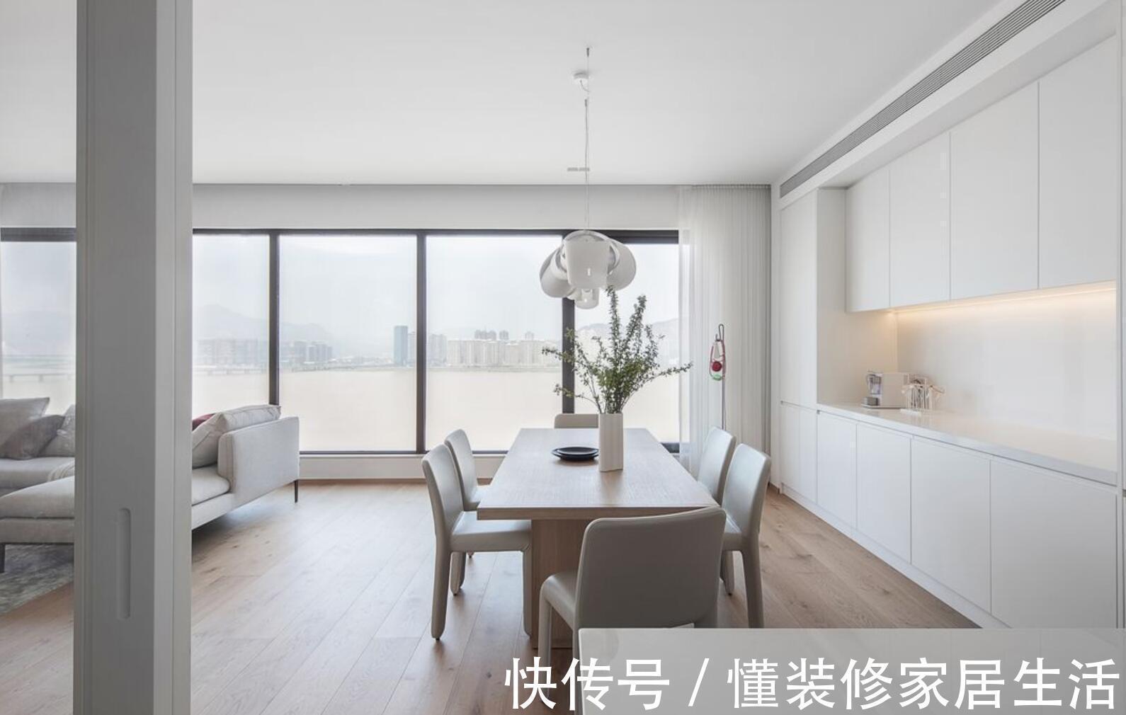 耐看|房子住久了才发现,还是极简风最耐看,看她家客餐厅,真大气