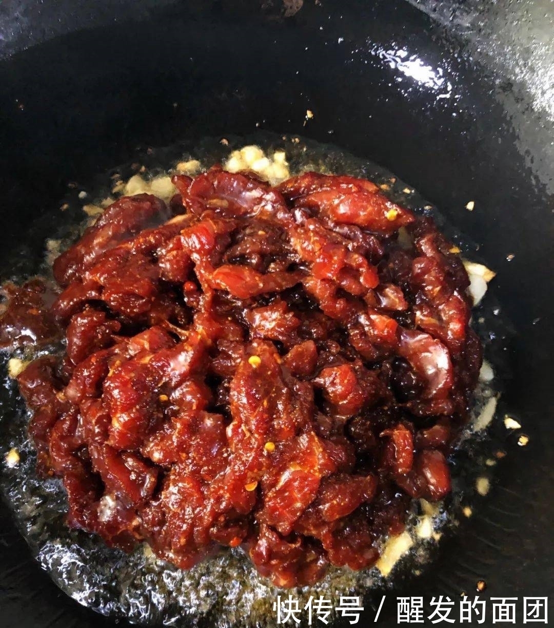舅舅收藏了25年的嫩炒牛肉做法,肉质嫩滑新鲜美味,非常实用