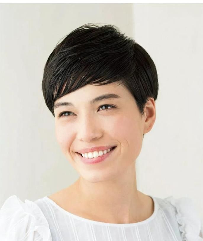 中年女性适用甚么发型？不扮嫩不显老，这几款正适宜