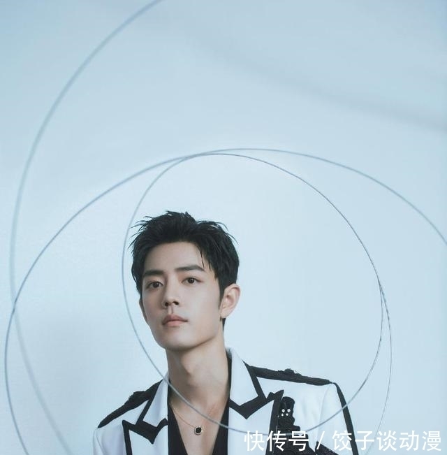 肖戰(zhàn)|《湖南衛(wèi)視》推薦五位明星“勾唇笑”，肖戰(zhàn)第一個(gè)出場，堅(jiān)持不住