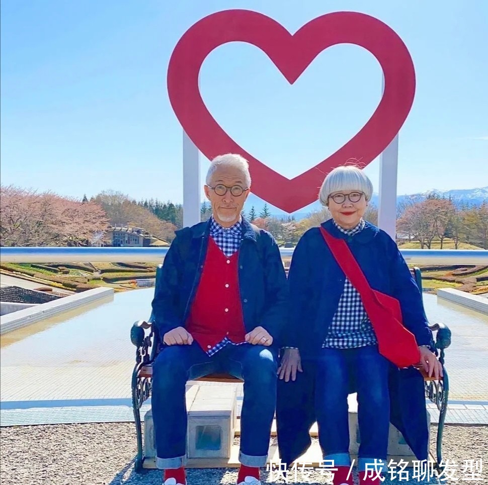 牛仔外套|头发全白身材矮胖又如何,照样凭借穿搭圈粉无数,时尚与年龄无关