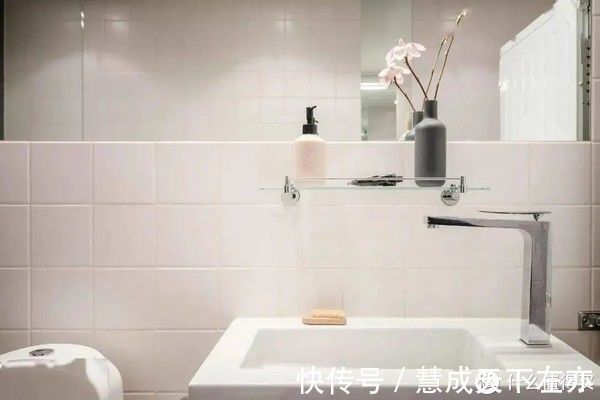 书房|她家64㎡,全屋装修简单素雅,光一个客厅就把人迷住了,真好看