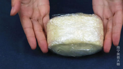 保存馒头别再放冰箱冷藏了,教你一招,放上3个月都依然宣软蓬松