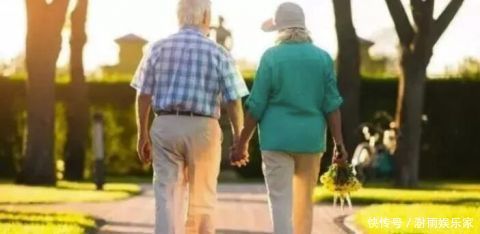 泡脚|50岁后，步入寿命“决定期”，若身体还能有5个表现，有望长寿