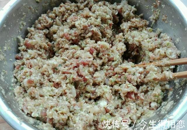 调白菜肉馅水饺,牢记“3放1不放”,肉馅不腥不柴不破皮不出水