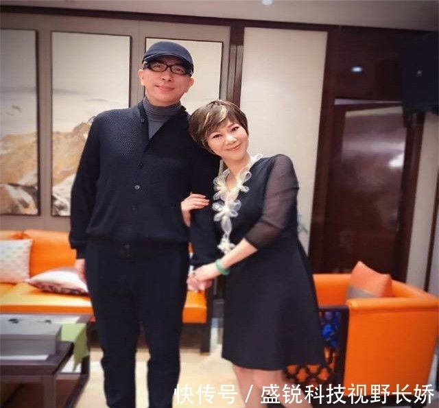 金牌|乒坛一姐烟酒不离身,获得了59枚金牌,再婚被宠成少女,这是谁?