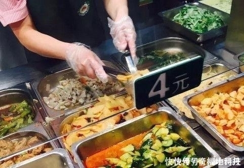 有一种工作餐叫华为员工餐，海鲜大虾随便吃，豪华程度不亚于星级饭店