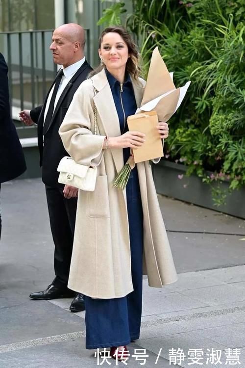 大衣+阔腿裤=今冬最in穿搭,选对单品,绝对又美又气质