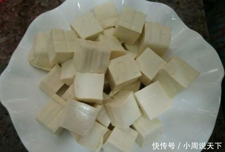 麻婆豆腐简易做法,别只会焯水,牢记2个妙招,豆腐嫩滑入味不碎