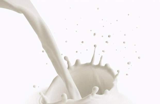 宝宝什么时候可以喝牛奶？不同年龄阶段喝的奶量有所讲究