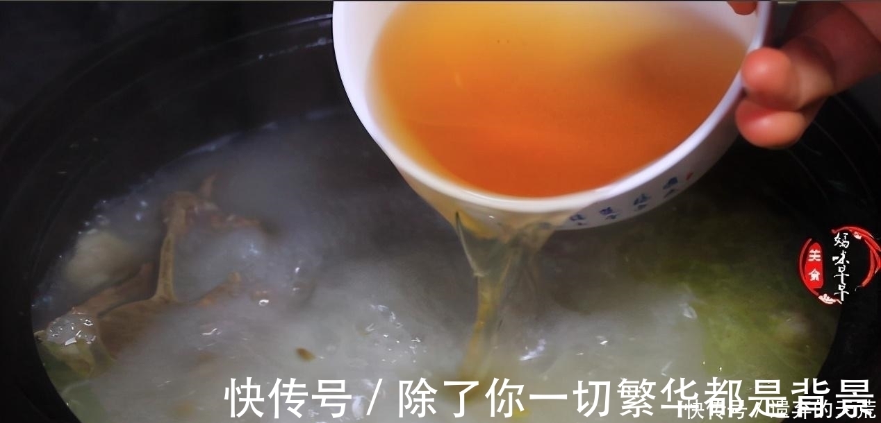 本草纲目|炖羊肉时，切记“3放3不放”，否则汤不浓白还发黑，膻味特别大