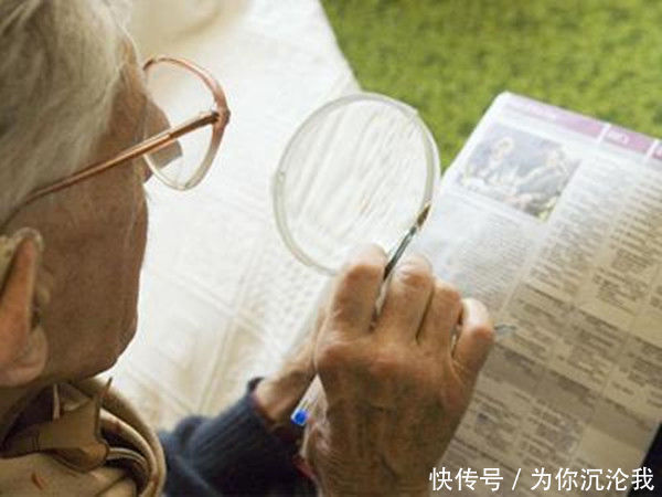 老中医妙手“一根手指”教你养生,视力恢复不老花,效果显著