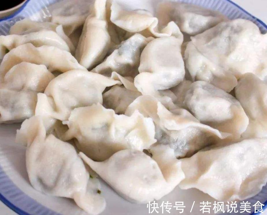 天冷了，用它包饺子，鲜嫩多汁，比白菜馅好吃，老公一次吃两大盘