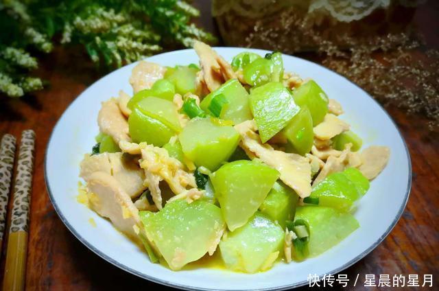 佛手瓜|自家种的佛手瓜,这样做那叫一个香,口感清脆又去火,好吃下饭!