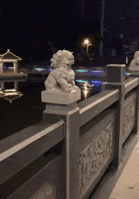 |搞笑GIF:盘了三年的老馒头,看看这硬度还可以吧!