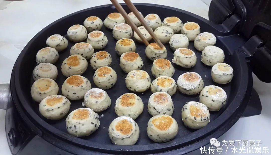 一滴水|2勺芝麻,5个鸡蛋,不加一滴水,比饼干做法简单,比馒头面包好吃