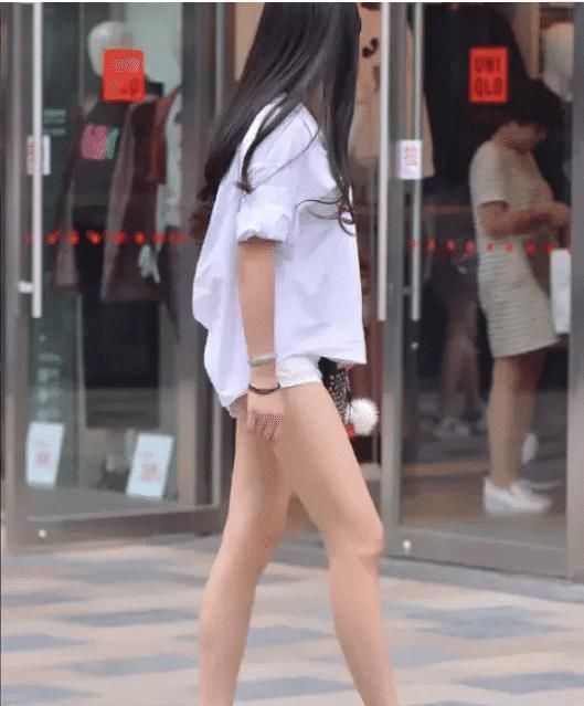 美女|美女街上调戏“小奶狗”,路人被深深喂了一把狗粮,网友让我来