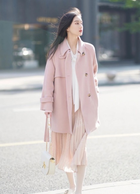 鹅黄色 天寒地冻,不妨试一试这几款大衣,时髦精们都爱穿,温暖又洋气!