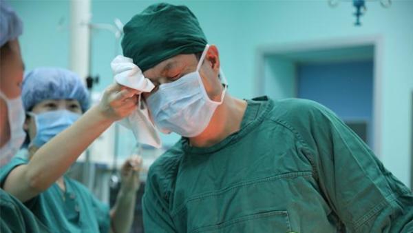 小周|生娃遇男医生接生是啥感觉?孕妈袒露心声:隔着屏幕都尴尬