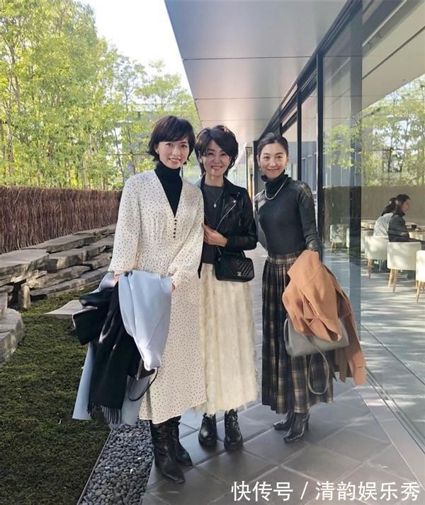 半身裙 看看日本主妇的穿搭，你会明白：50岁也可以优雅精致