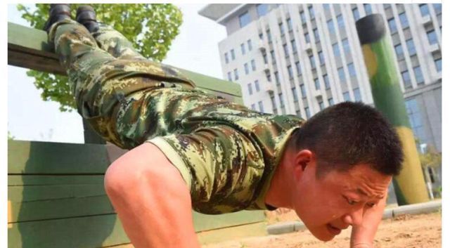 男生|如果男生每天坚持做俯卧撑,会变成啥样?说了你别不信