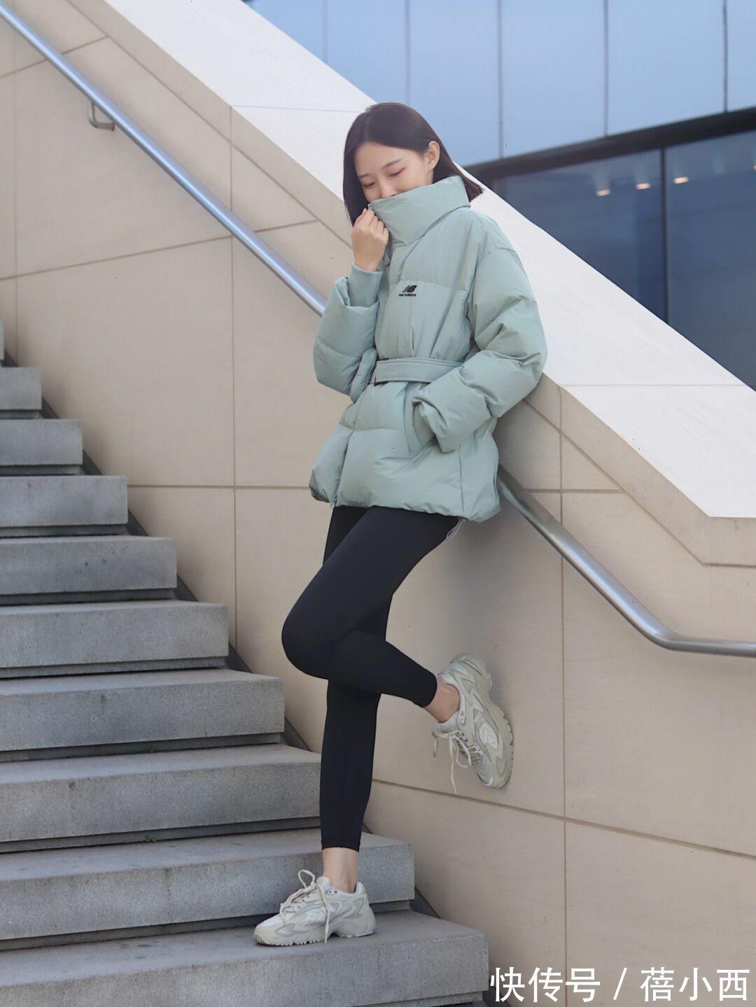 搭配 冬季穿什么“简约又保暖”?首选羽绒服,搭配半身裙或裤子都好看