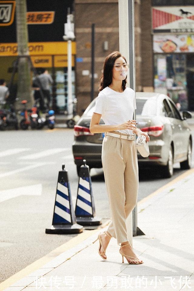 真正精致的女人，穿t恤很少配牛仔裤，这样穿才高级，优雅又气质