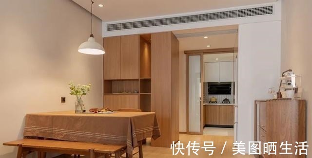 玄关柜|68平的精致两居室，独居小妹妹真懂生活，双面柜的设计非常巧妙！