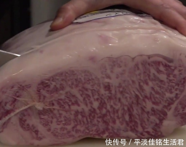 吃水果|非常少见的宫崎和牛,比普通雪花牛排还白,放在嘴里就像吃水果