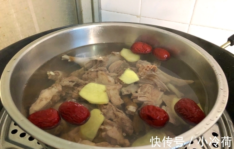 枸杞|秋天最适合吃它,健脾养胃,比猪肉便宜,比牛肉滋补